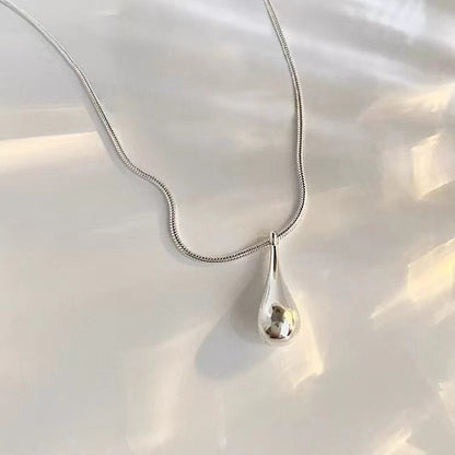 A Lifelike Snake-chain Necklace