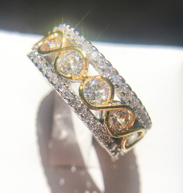 Elegant Zircon Stone Ring