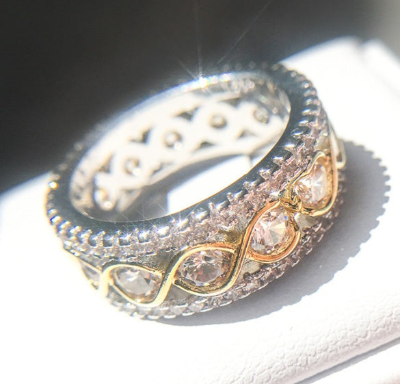 Elegant Zircon Stone Ring