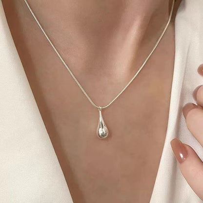 A Lifelike Snake-chain Necklace
