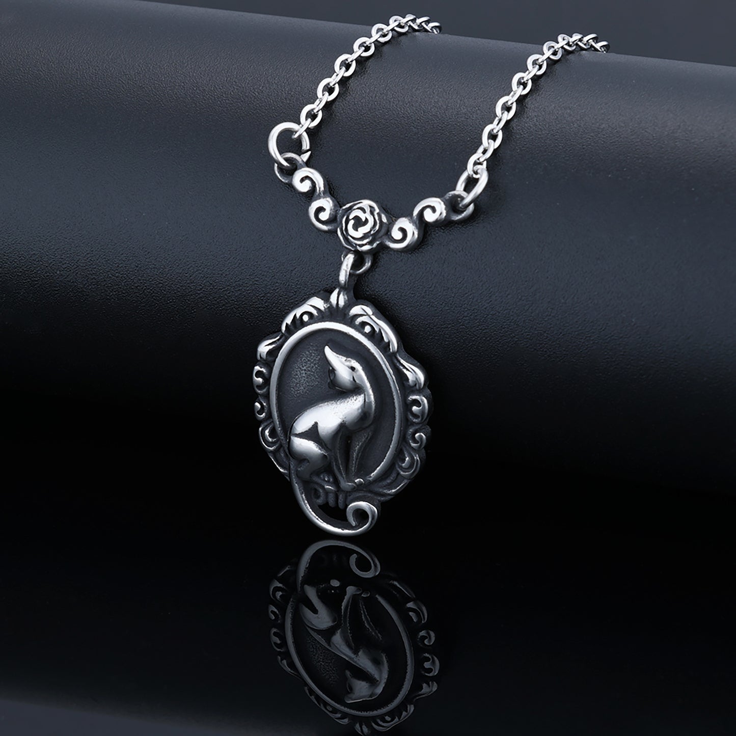 3D Cat Wreath Necklace