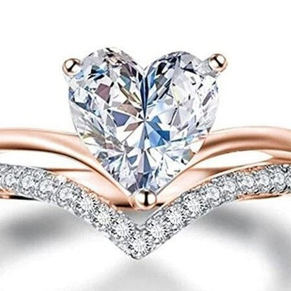 Zircon-Inlaid Diamond Ring