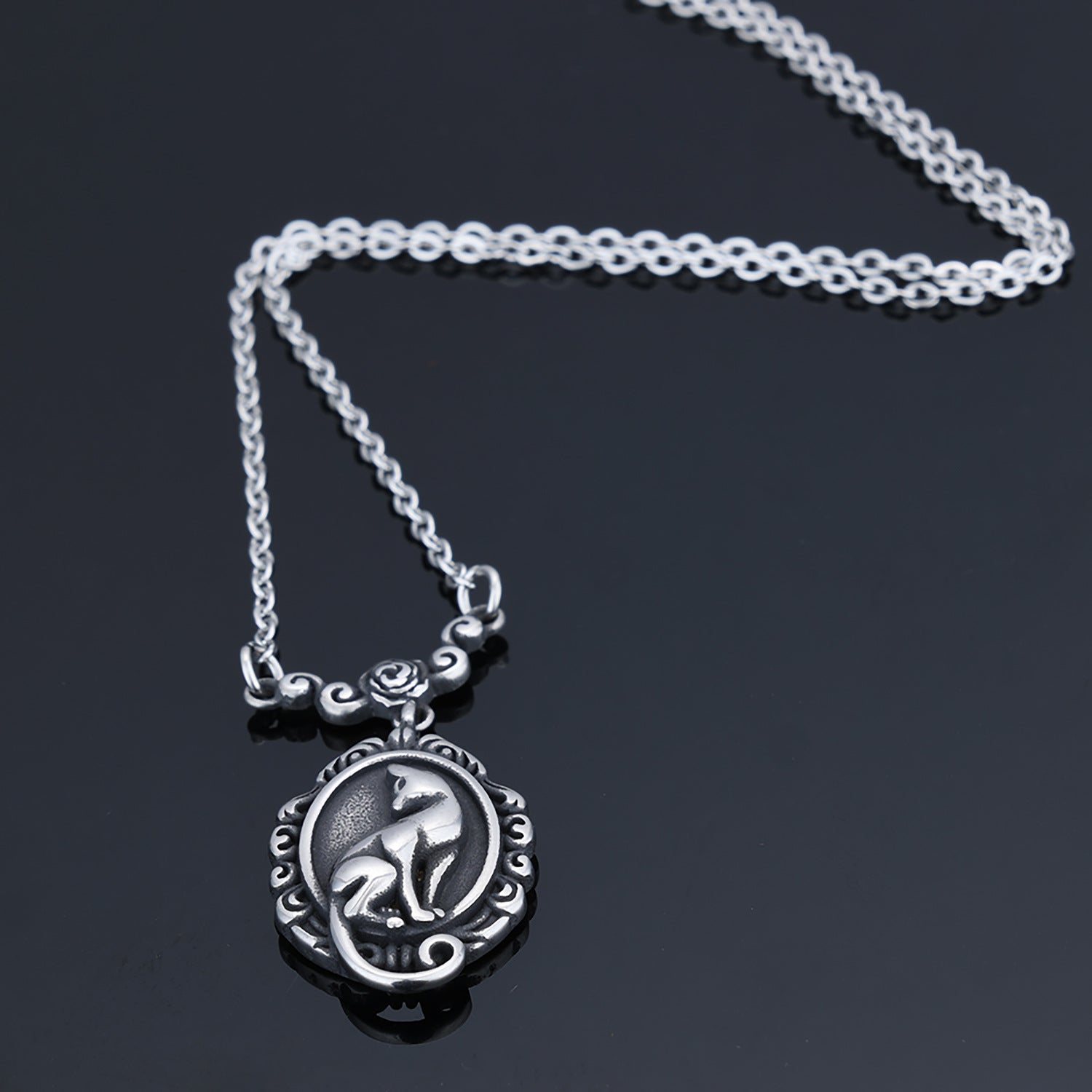 3D Cat Wreath Necklace